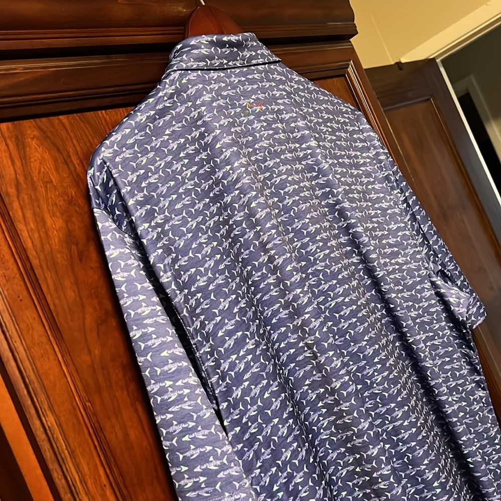 Brand New Greg Norman Golf Blue Sharks 🦈 Print Performance Stretch Fabric Polo! - Picture 8 of 12